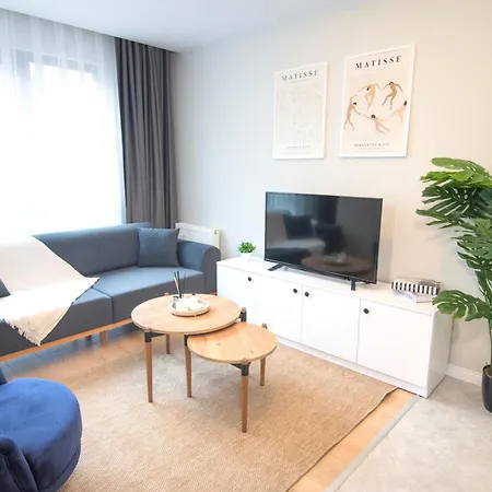 Apartment Brand New With Bedroom & Office *