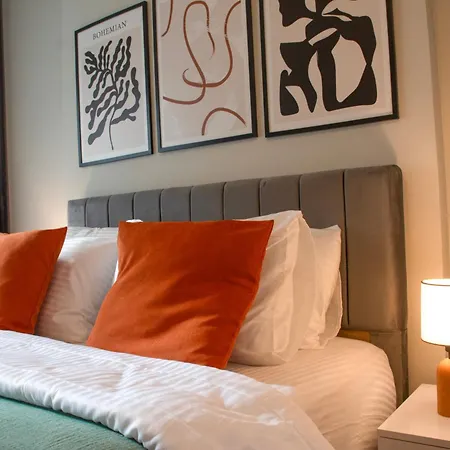 Brand New With Bedroom & Office איסטמבול